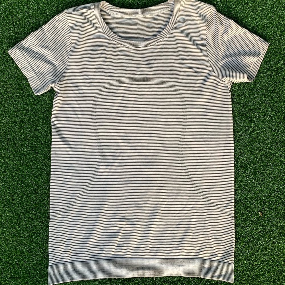 Relaxed Swiftly Tech Short Sleeve Shirt